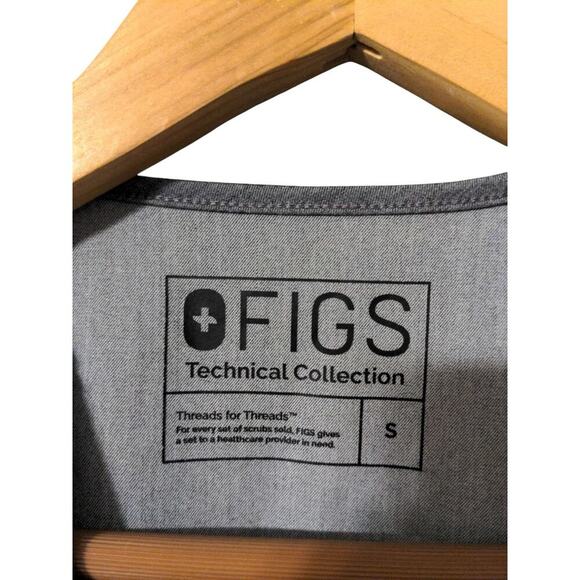 FIGS Casma Graphite Gray 3-Pocket Scrub Top FW1100 Technical Collection SMALL H - Picture 4 of 9